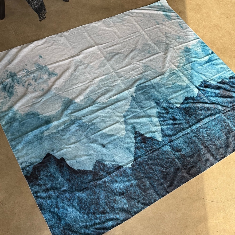Batmerry Blue and White Mountain Print tapestry  59.1 x 82.7 Inches